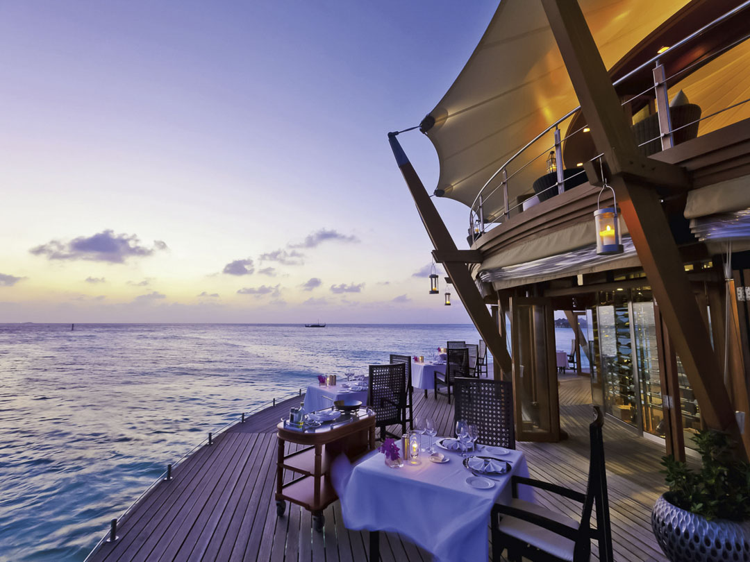 5 Sterne Malediven Urlaub im Baros Restaurant The Lighthouse
