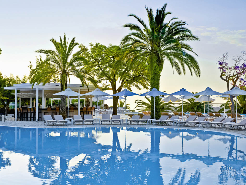 Luxuriöses 5 Sterne Resort Pool Bar