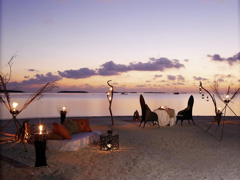 Anantara Kihavah Villas Malediven - Dinner für zwei am Strand