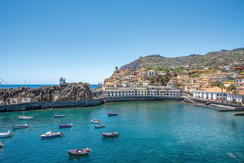 Pestana Churchill Bay Madeira - Ausblick über das Fischerdorf und den Hafen
