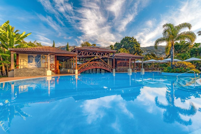 Quinta Jardins Madeira - Der Poolbereich lädt alle ein zum Entspannen und Spass haben