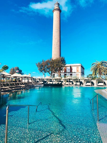 Hotel Faro Lopesan Gran Canaria - Blick über den Pool