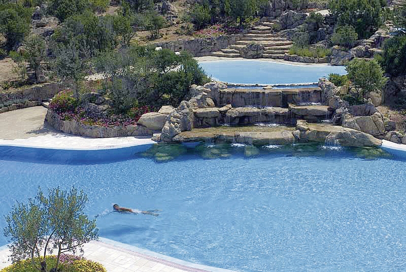 Pevero Hotel Sardinien - Eine Runde Schwimmen im Pool