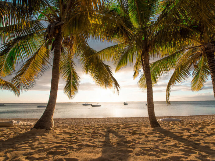 LUX Le Morne Mauritius - Traumhafte Abendstimmung am Strand