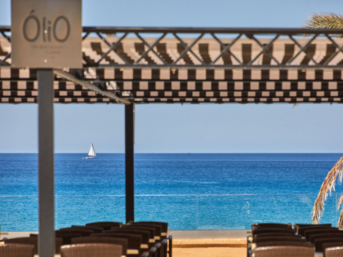 Blick aus dem Strandrestaurant auf das Meer
