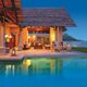 Maradiva Villas Resort Mauritius - Abends am Pool entspannen
