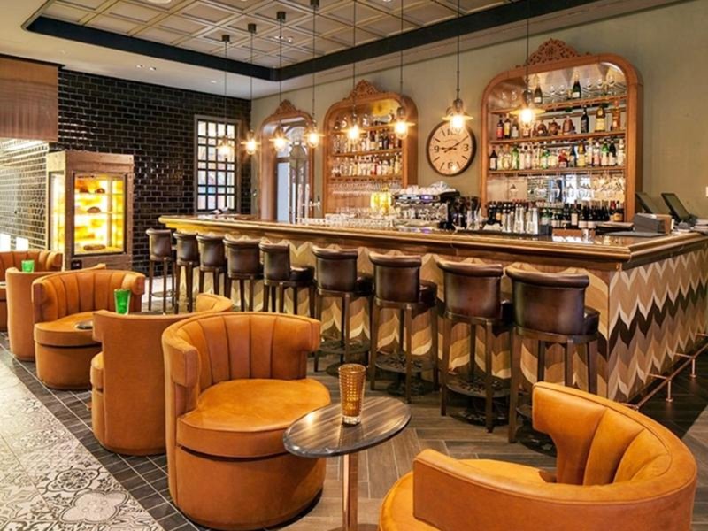 Stadthotel Titanic Chaussee Berlin - In der stylischen Bar den ein oder anderen Drink geniessen