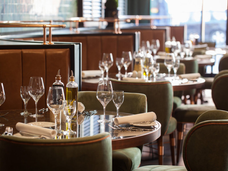 Stadthotel Titanic Chaussee Berlin - Dinnertime im Restaurant, es ist angerichtet