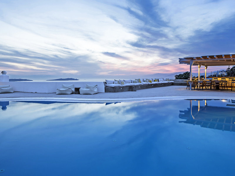Boheme Mykonos Hotel Kykladen - An der Poolbar den Abend geniessen