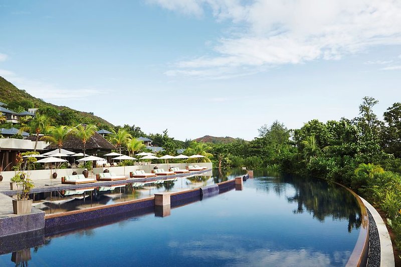 Raffles Seychelles Praslin - Am Pool entspannen