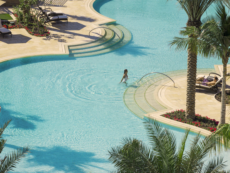 Four Seasons Dubai Luxushotel - Pool Entspannung