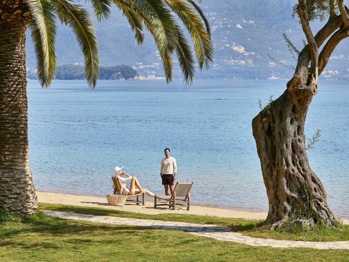Grecotel Daphnila Bay Korfu - Zu Zweit am Strand entspannen
