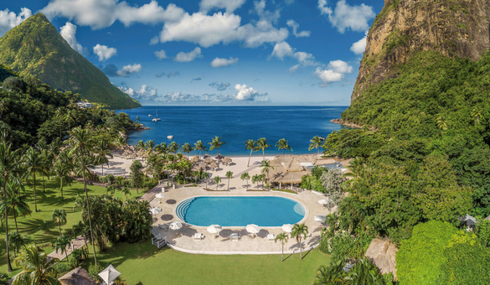 Sugar Beach St Lucia - Über den Pool zur Karibik blicken