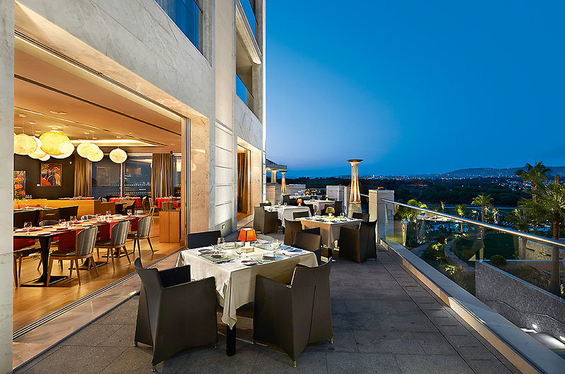 Conrad Algarve Luxusurlaub - Auf der Restaurant Terrasse