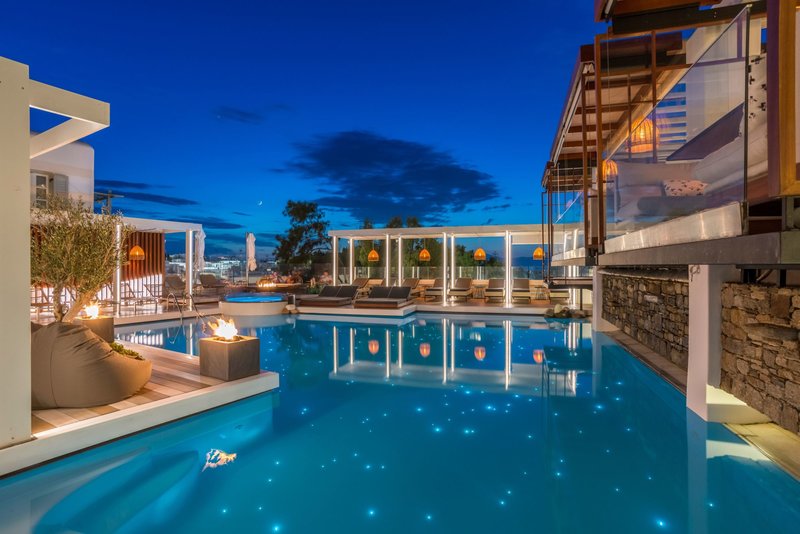 Semeli Hotel Mykonos - Wunderbare Abendstimmung rund um den Pool