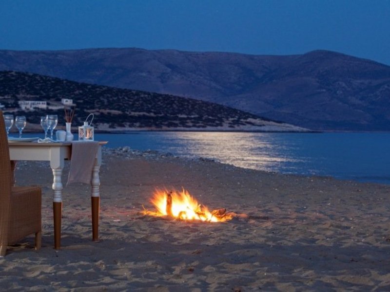 Finikas Hotel Naxos - Dinner For Two am Strand