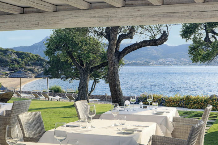 La Rocca Resort Sardinien - Im Restaurant mit Meerblick