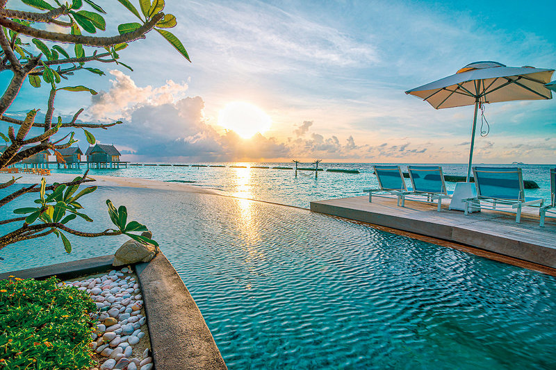 Constance Moofushi Malediven - Sonnenuntergang über dem Ozean