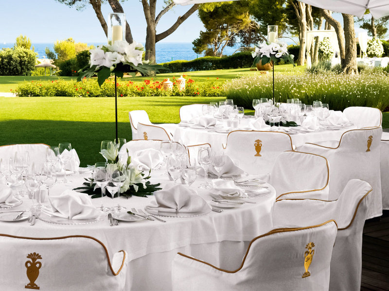 The St. Regis Mardavall Mallorca Resort - Dinner auf der Terrasse