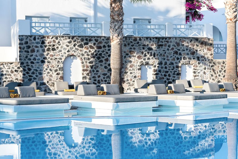 Santorini Resort Kastelli Kamari - Place to Relax am Pool