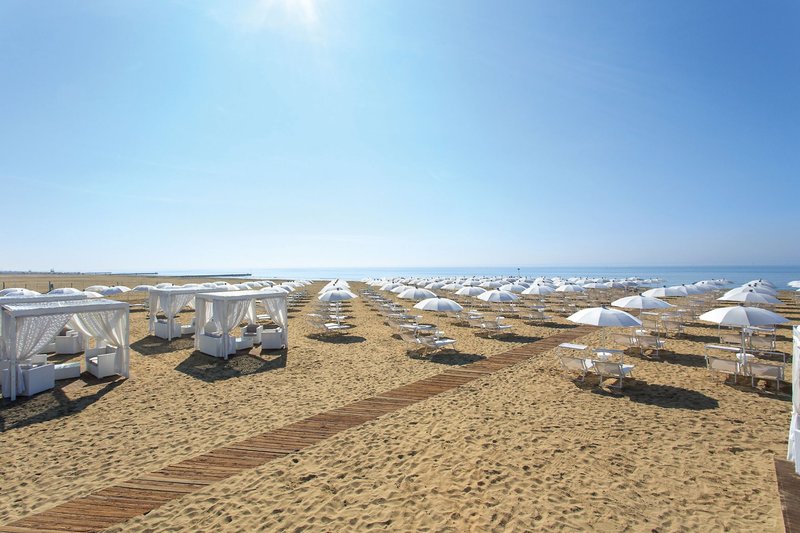 Almar Jesolo Resort Venetien - Am Strand