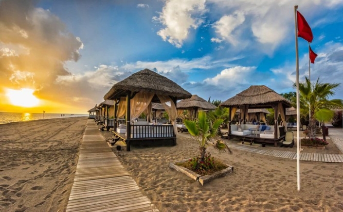 Gloria Serenity Resort Belek - Es wird abend am Strand