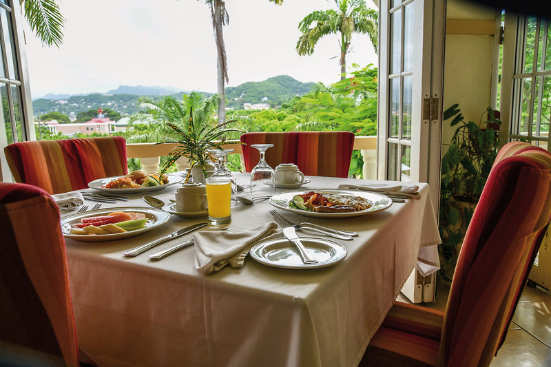 Blue Horizons Garden Grenada - Beim Frühstück mit Blick über Grenada