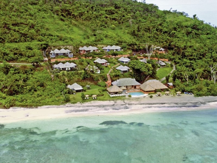 Blick auf den Karibikstrand und das Resort