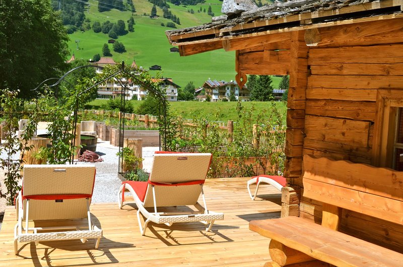 Traumhotel Alpina Gerlos Zillertal - Draussen auf der Terrasse