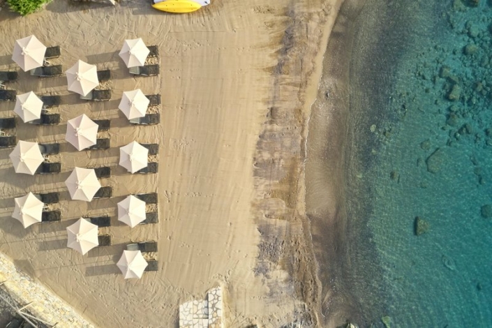 Minos Palace Kreta - Aus der Vogelperspektive auf den Strand blicken