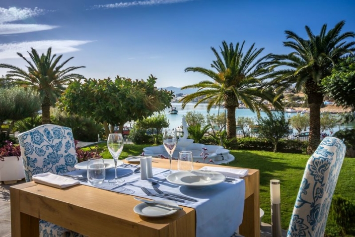 Vasia Ormos Erwachsenenhotel Kreta - Lunch unter der Sonne