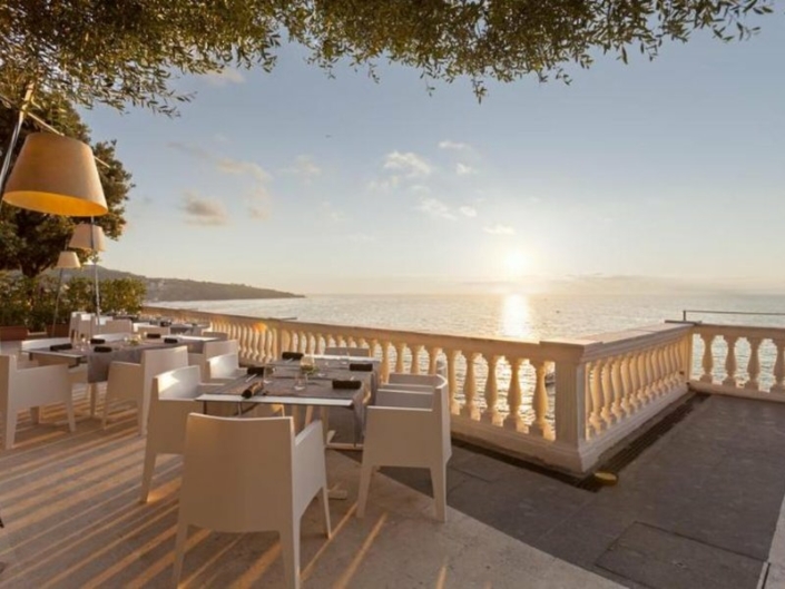 Grand Hotel Cocumella Neapel - Wunderbare Blick über das Meer beim Speisen