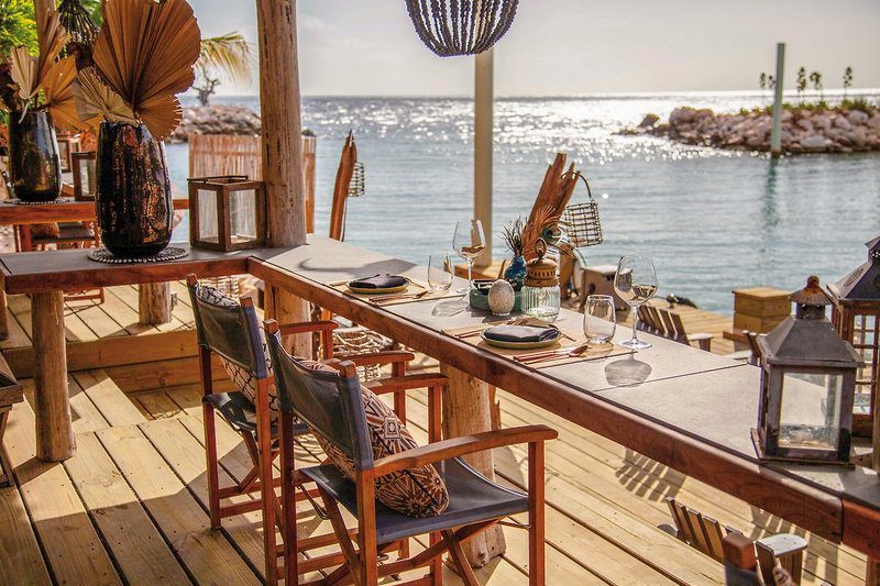 Baoase Luxury Resort Curacao - Speisen am Meer