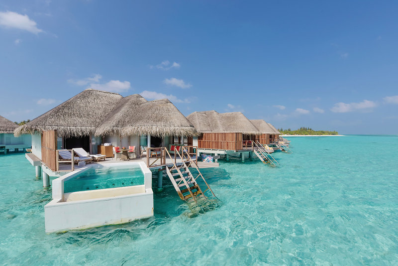 Kanuhura A Sun Resort Maldives - Eine Wasservilla mit eigenem Pool und Zugang zum Ozean