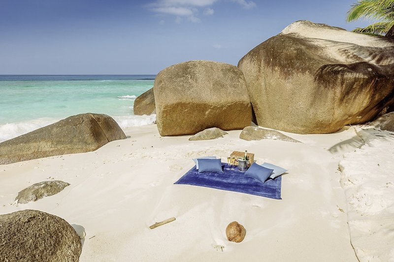 Hilton Seychelles Labriz Silhouette - Zeit für Zwei am Strand