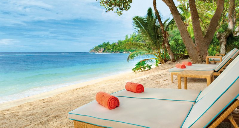 Kempinski Seychelles Resort Mahe - Zu Zweit am Strand