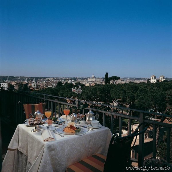 Splendide Royal Rom - Frühstück mit Blick über Rom