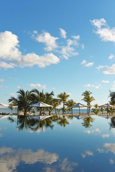 Radisson Blu Azuri Mauritius - Am traumhaften Pool entspannen