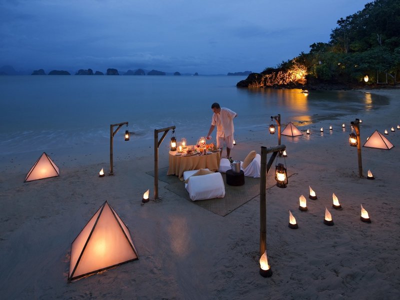 Six Senses Yao Noi Phuket - Romantisches Dinner am Strand