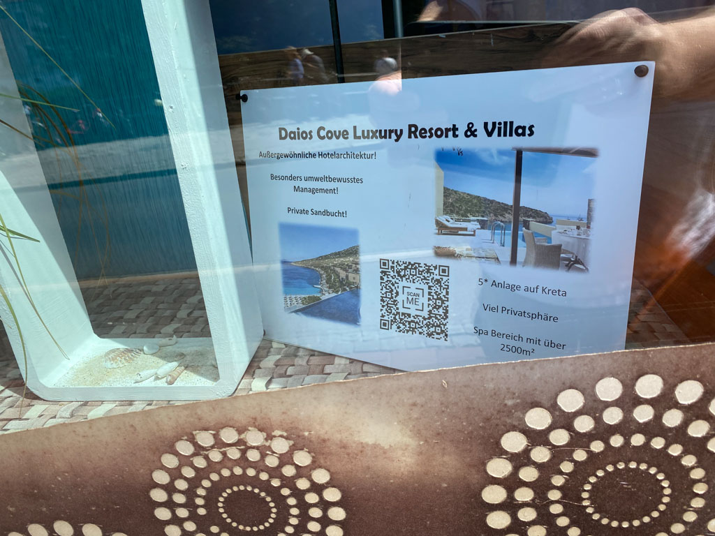 Neue Deko Juli 2022 - Unser drittes Schaufenster - Daios Cove Luxury Resort & Villas
