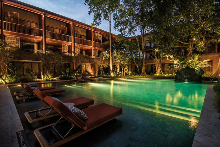 Andaz Bali Sanur - Luxusurlaub - Abends am Pool