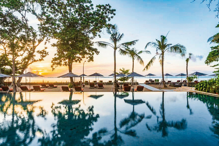 Andaz Bali Sanur - Luxusurlaub - Sonnenuntergang über dem Meer