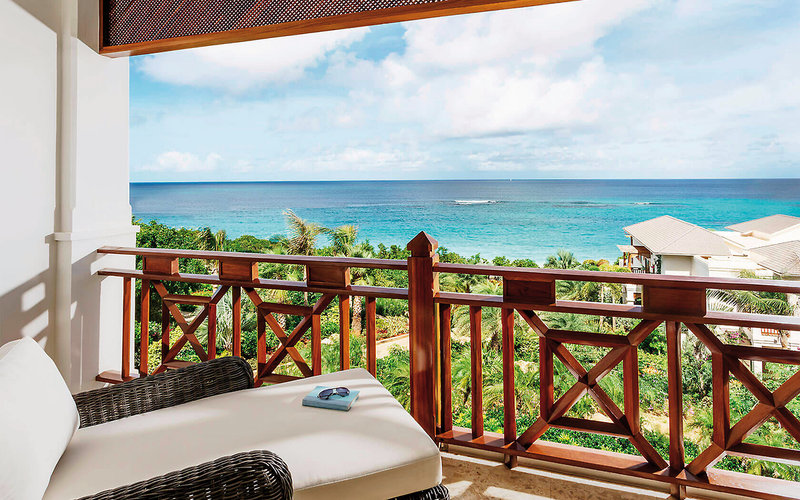 Zemi Beach House Anguilla - Auf dem eigenen Balkon auf die Karibische See blicken