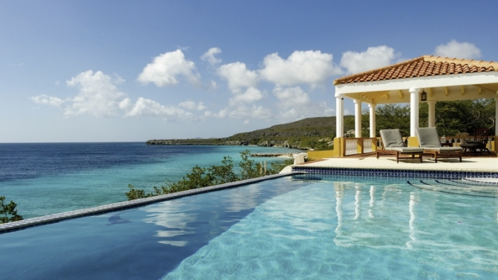Coral Estate Villas Curacao - Infinitypool mit Blick auf die Karibik