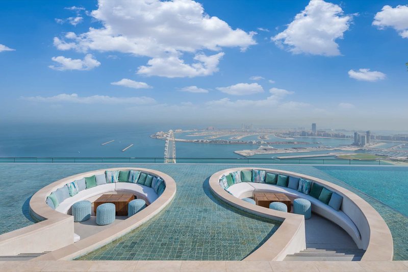 Address Beach Resort Dubai - Sensationelle Bars mit Ausblick über Dubai