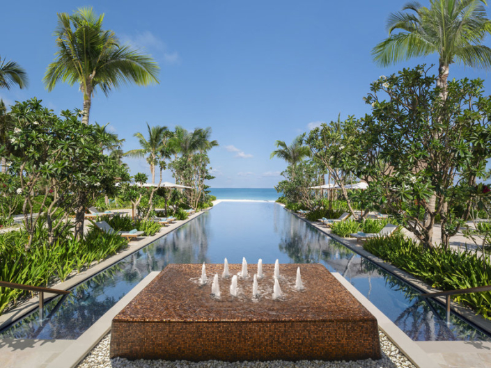 Waldorf Astoria Maldives Ithaafushi - Blick über den Pool bis zum Ozean