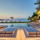 Vathi Cove Luxury Resort & Spa - Abends am Pool