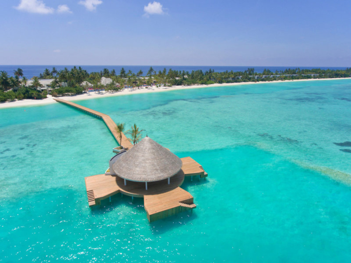 Kandima Maldives - Bar und Zugang zum Meer