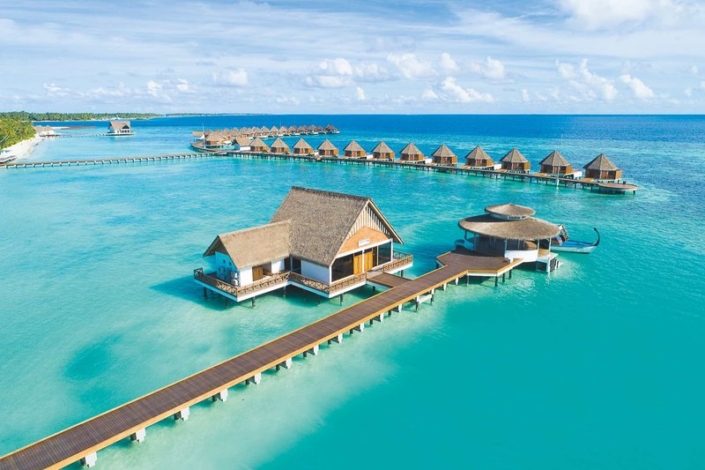 Mercure Maldives Kooddoo Resort - Blick über die Wasservillen