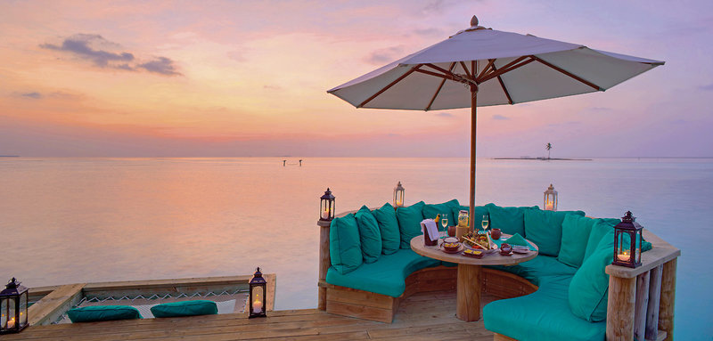 Gili Lankanfushi Maldives - Privates Dinner in der eigenen Villa auf der Terrasse über dem Ozean